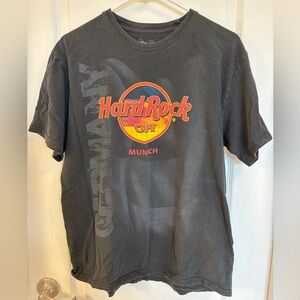 Men’s Hard Rock Cafe Munich Black Tee with Vibrant Logo Size Large